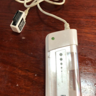 新品　乾電池式　携帯充電器　ほかにもあり