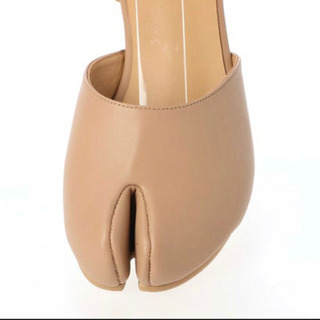新品・未使用！SVEC 足袋パンプス24.0㎝　ベージュの画像