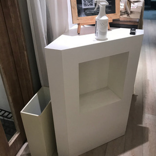 コーナーテーブル　ディスプレイ棚付　在庫ラスト