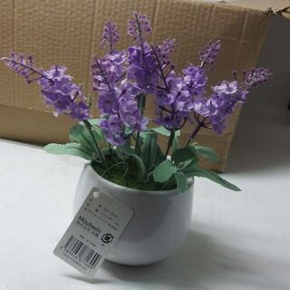 陶器の入れ物+ラベンダー造花　ちょっとした飾りに　12コまとめて売ります！の画像