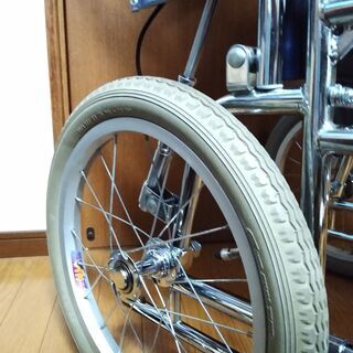 車椅子、カワムラサイクル製　リクライニング式の画像