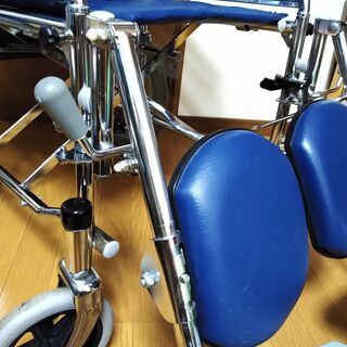車椅子、カワムラサイクル製　リクライニング式の画像