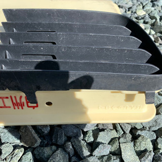 20プリウスのフォグランプ無し車用カバーの画像