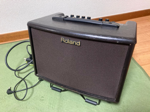 ◆ROLAND AC-33-RW◆【ギターアンプ、マイク接続可、これ1台でライブができます】