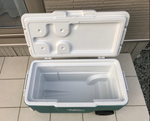 コールマン　強力保冷力大型タイヤ付クーラーボックス