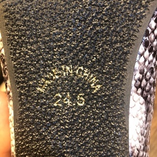 パイソン柄パンプス　24.5cmの画像