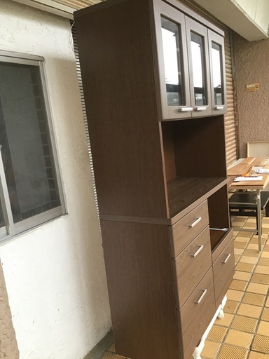 洋風　ブラウン　食器棚　