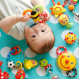 赤ちゃん ベビー用品 おもちゃ sassy 歯固め バンブル バイツ ファン ラトル ガラガラの画像