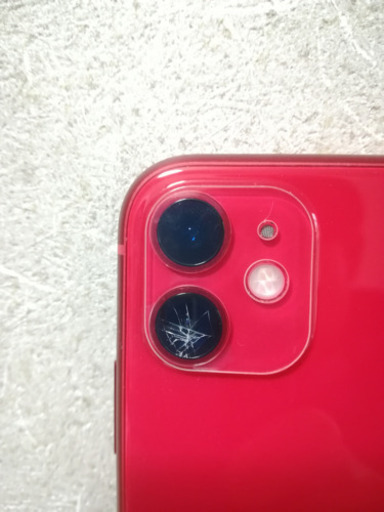 iPhone 11.   128GB product red