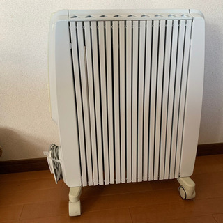 デロンギオイルヒーター　リモコン付きの画像