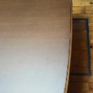 ダイニングテーブルの画像