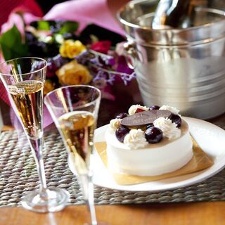 土曜日、祝前日にキッチン補助、ホール係を手伝ってください！の画像