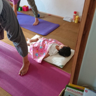 毎日がんばるすべてのママ，プレママ ヨガの画像