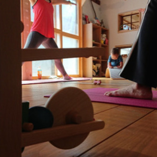 毎日がんばるすべてのママ，プレママ ヨガの画像