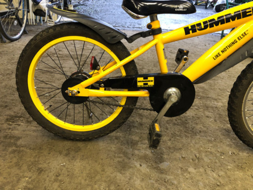 幼児車　HUMMER 18インチ　13,200円（税込）
