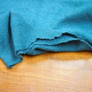 カシミヤ100％　ウール　セーター　ベスト　の画像