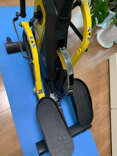トレーニング器具　運動マシン　ウオキングマシン
