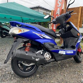 オートショップable 02100608Y ヤマハ シグナス125X 青 関東圏内 即日配送 激安配送料金3000円〜。 他にも多数出品中！！オートショップableで検索♩ 修理や買取も可能です！クレジット分割、代引き支払い可能！平均在庫日数3日 業者卸にもの画像
