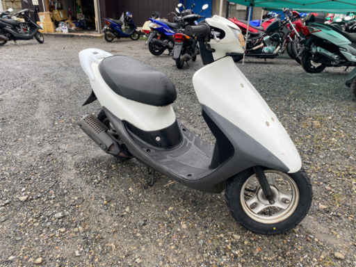 オートショップable 02100609LD ホンダ ライブディオZX仕様 白 関東圏内 即日配送 激安配送料金3000円〜。 他にも多数出品中！！オートショップableで検索♩ 修理や買取も可能です！クレジット分割、代引き支払い可能！平均在庫日数3日 業者卸にも
