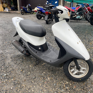オートショップable 02100609LD ホンダ ライブディオZX仕様 白 関東圏内 即日配送 激安配送料金3000円〜。 他にも多数出品中！！オートショップableで検索♩ 修理や買取も可能です！クレジット分割、代引き支払い可能！平均在庫日数3日 業者卸にもの画像