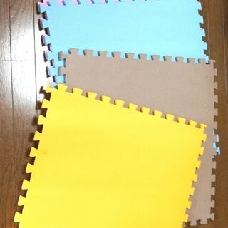 ジョイントマット９枚。　あと4枚まで追加できます。