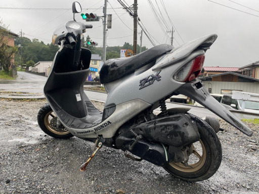 オートショップable 02100614H ホンダ ライブディオZX シルバー 関東圏内 即日配送 激安配送料金3000円〜。 他にも多数出品中！！オートショップableで検索♩ 修理や買取も可能です！クレジット分割、代引き支払い可能！平均在庫日数3日 業者卸にも