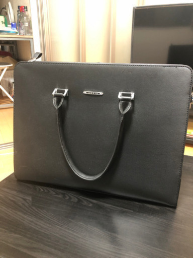 ビジネスバッグ買いませんか？