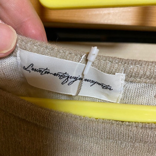 薄手のセーターの画像