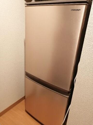 SHARP 137L 冷蔵庫