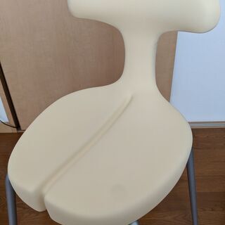 アーユルチェア（スツールタイプ）の画像