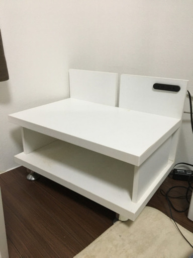 テレビ台（ホワイト、コンセント付き）
