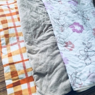 敷きパットセット　１枚200円