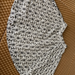 お値打ち！！期限つき！花柄レーススカート！！の画像