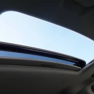 ワンオーナー車でサンルーフ付き💛💛