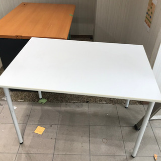 机　デスク　100✖️70 引き出しなし