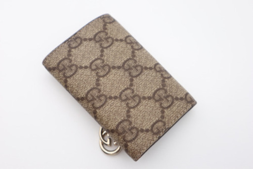 《GUCCI/GGスプリーム》ベージュ ロゴチャーム 21111 ABランク 美