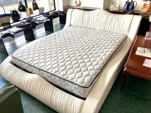 クイーンサイズ デザイナーズベッド W193×H90×D245 マットレス:Serta（サータ） 店頭引き取り歓迎/札幌市東区