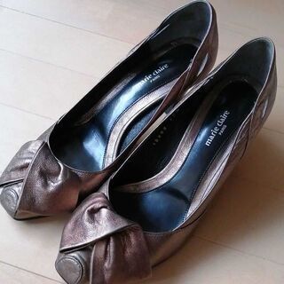 Marie Claire Parisのパンプス ダークゴールド　...