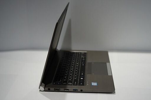 東芝 PR63UEAAD37JD81 CoreI5(6200U)-2.3GHZ メモリ8GB SSD256GB液晶13.3インチ(f10063448-192)