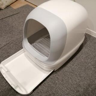 猫トイレ2個とシーツ６袋と猫砂１袋のセット(=^・^=)の画像