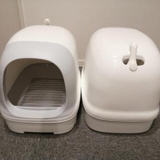 猫トイレ2個とシーツ６袋と猫砂１袋のセット(=^・^=)の画像