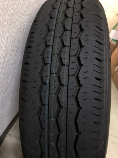 ハイエース　新車取り外し　未使用ホイール　新品タイヤ付き