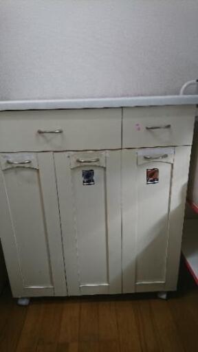 ダストボックス