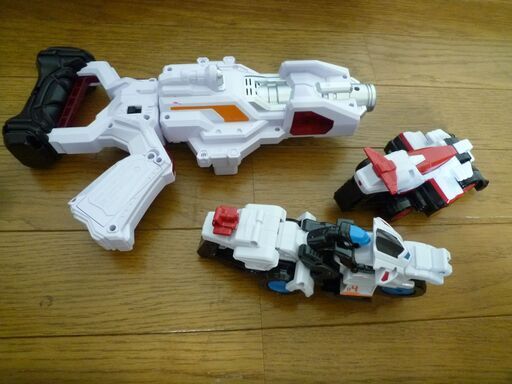 バンダイ　警察戦隊パトレンジャー　ダブル変身銃　トリガーマシン２台付き　中古品