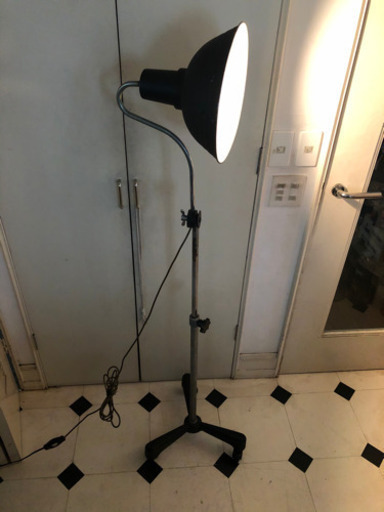 イギリスアンティーク　キャスター付きフロアスタンド