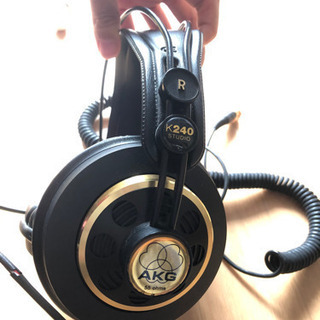 AKGk24ヘッドホン