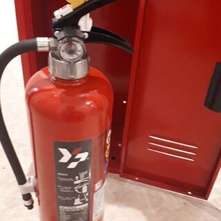 消火器３１年３月まで使用期限あり(ケースなし)２点あり★中古とし...