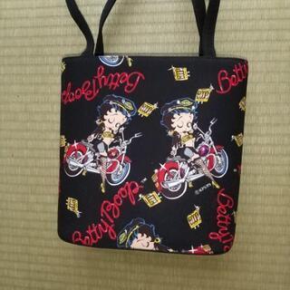 ベティーのハンドバッグ新品