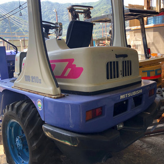 三菱のショベルローダー 除雪などにの画像