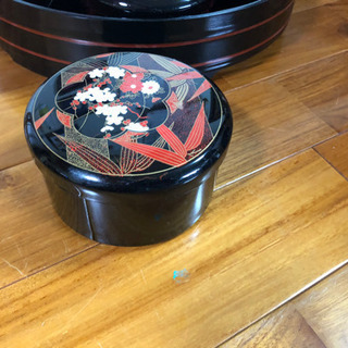 寿司桶と小鉢セットの画像